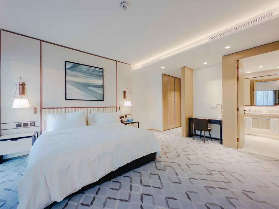 Stay Tune Dubai Botel