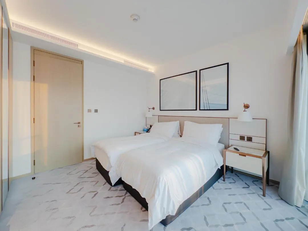 Stay Tune Dubai Botel